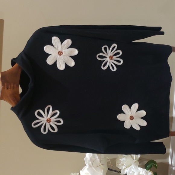 Aaeda Sweaters - Nwt Medium Aaeda black sweater with white flowers